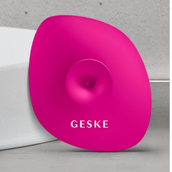 NWT GESKE SmartAppGuided M Facial Brush, 4 in 1 Professional Facial Brush Pink - Picture 3 of 8